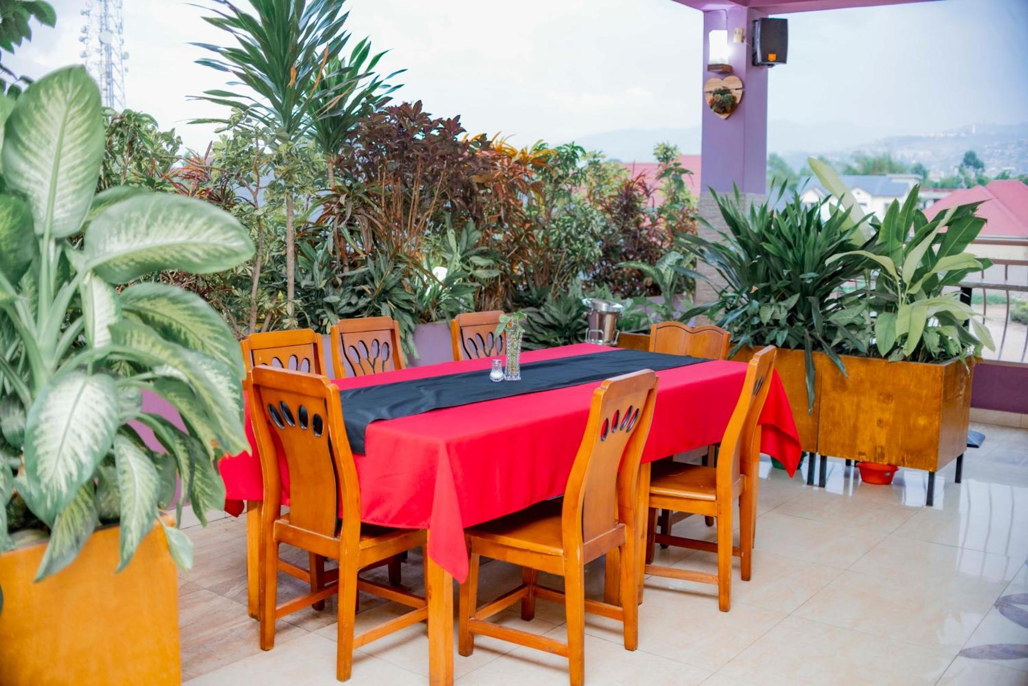 Tigers'S Apartment Hotel Bujumbura Luaran gambar